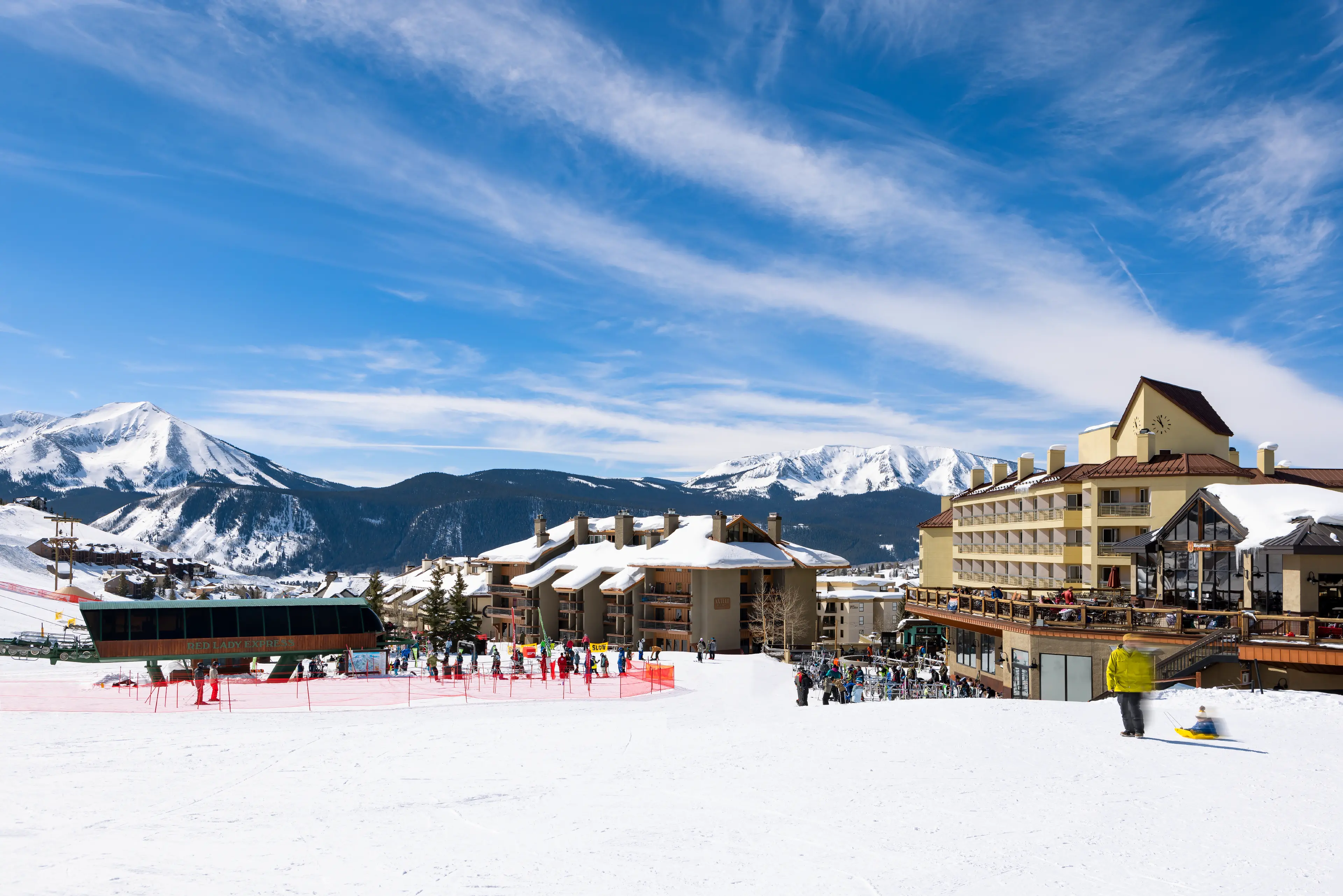 Elevation-Resort-Exterior-Ski-Lift-Area-1_3840x2561_G_90_Long Edge Portfolio_auto