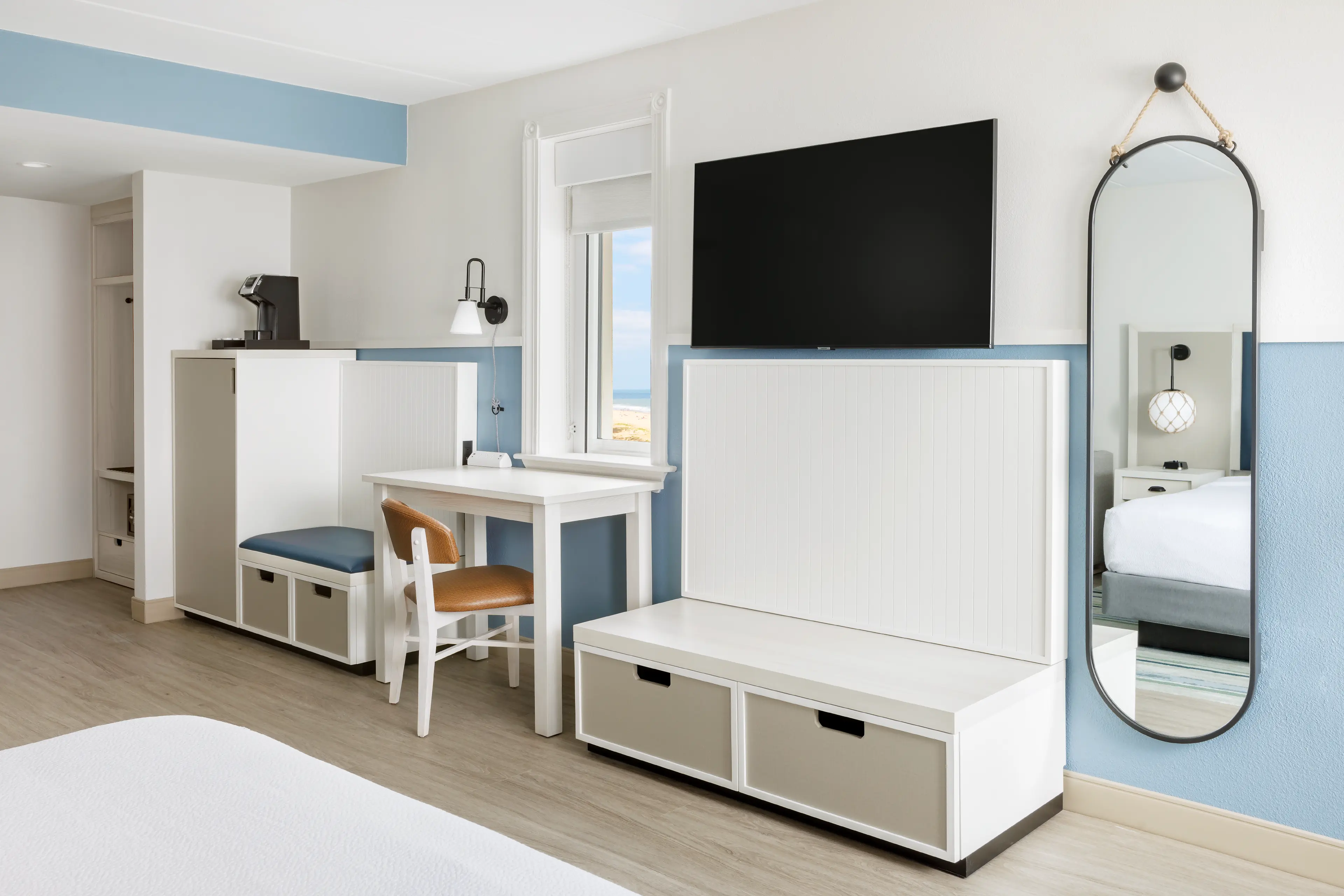 HGI-Ocean-City-King-Corner-Room-Angle-B_3840x2561_G_90_Long Edge Portfolio_auto