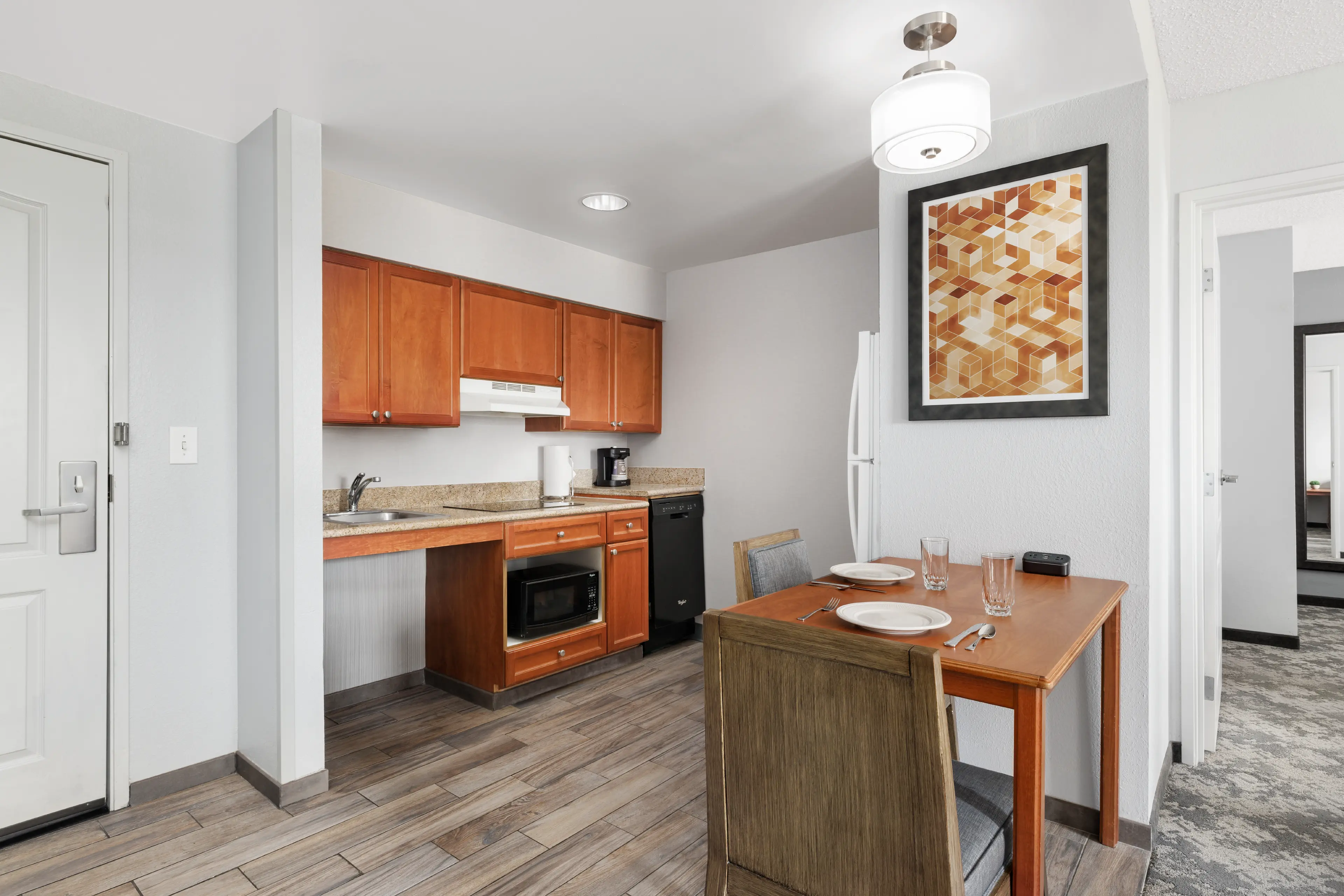CRPHWHW-ADA-Kitchen_3840x2561_G_90_Long Edge Portfolio_auto