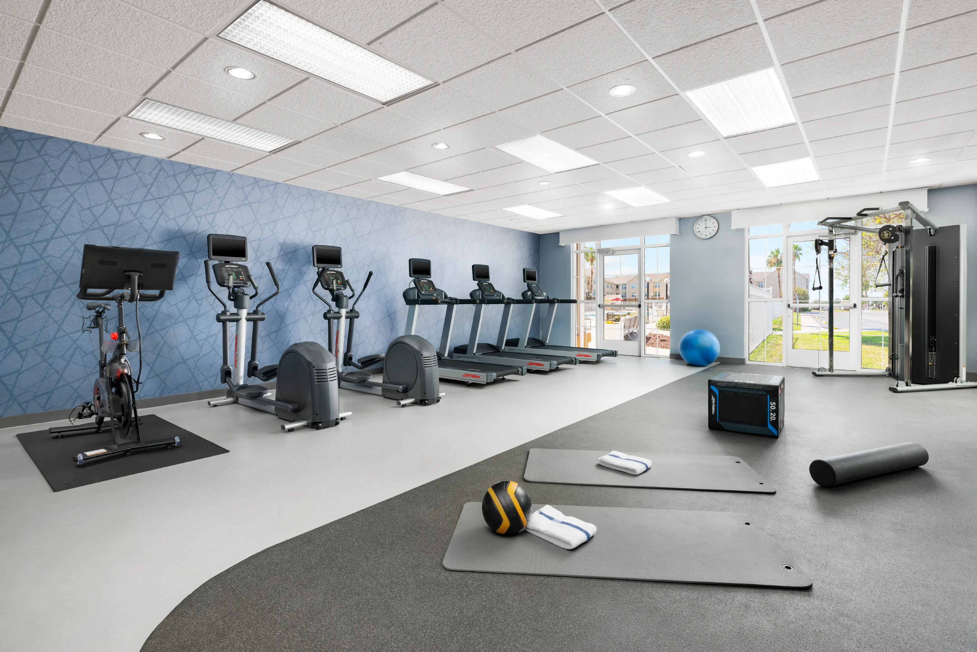 CRPHWHW-Fitness-Center-1_3840x2561_G_90_Long Edge Portfolio_auto