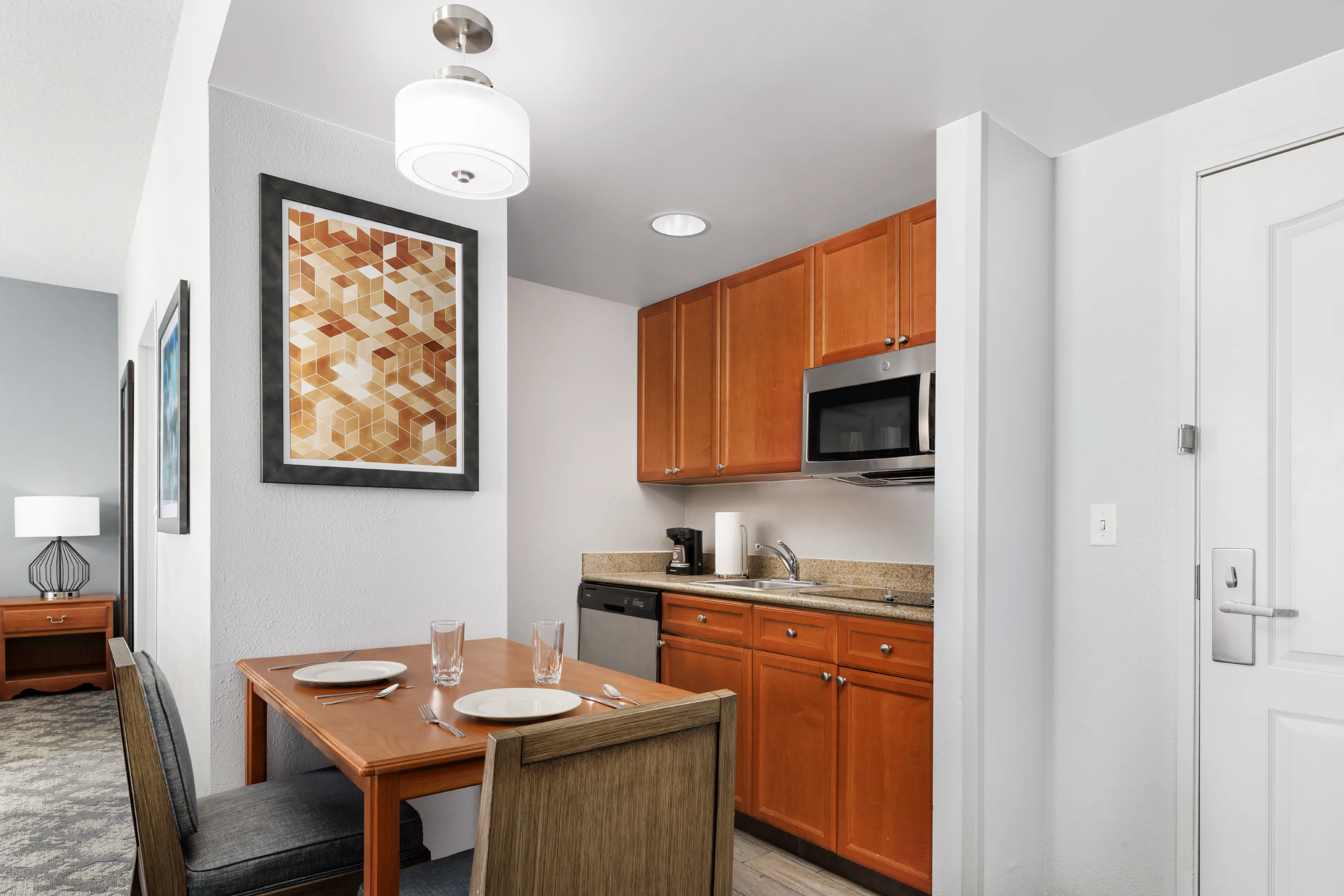 CRPHWHW-Standard-Kitchen_3840x2561_G_90_Long Edge Portfolio_auto