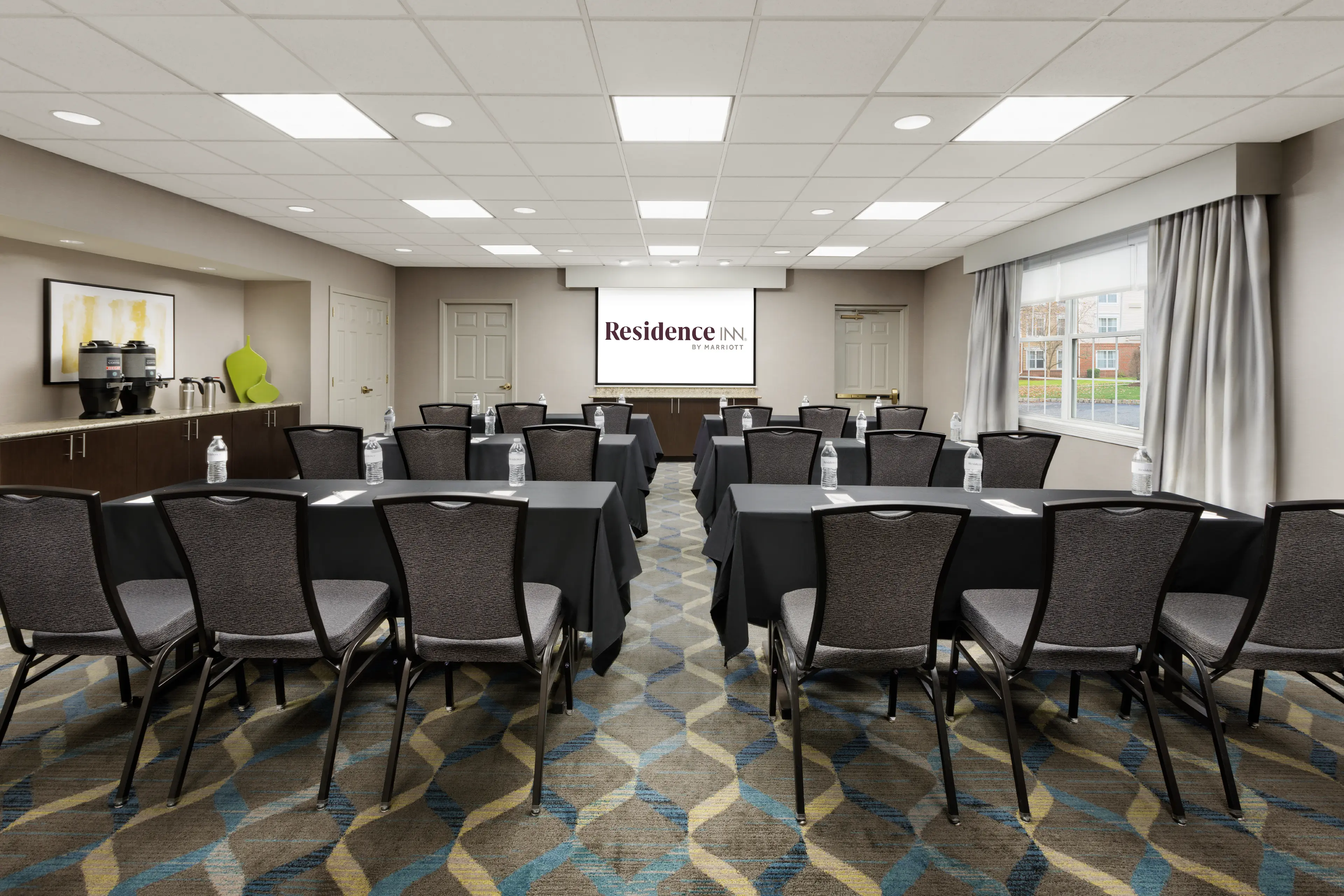 RI_EWRSR_Meeting_Classroom_Logo_3840x2561_G_90_Long Edge Portfolio_auto