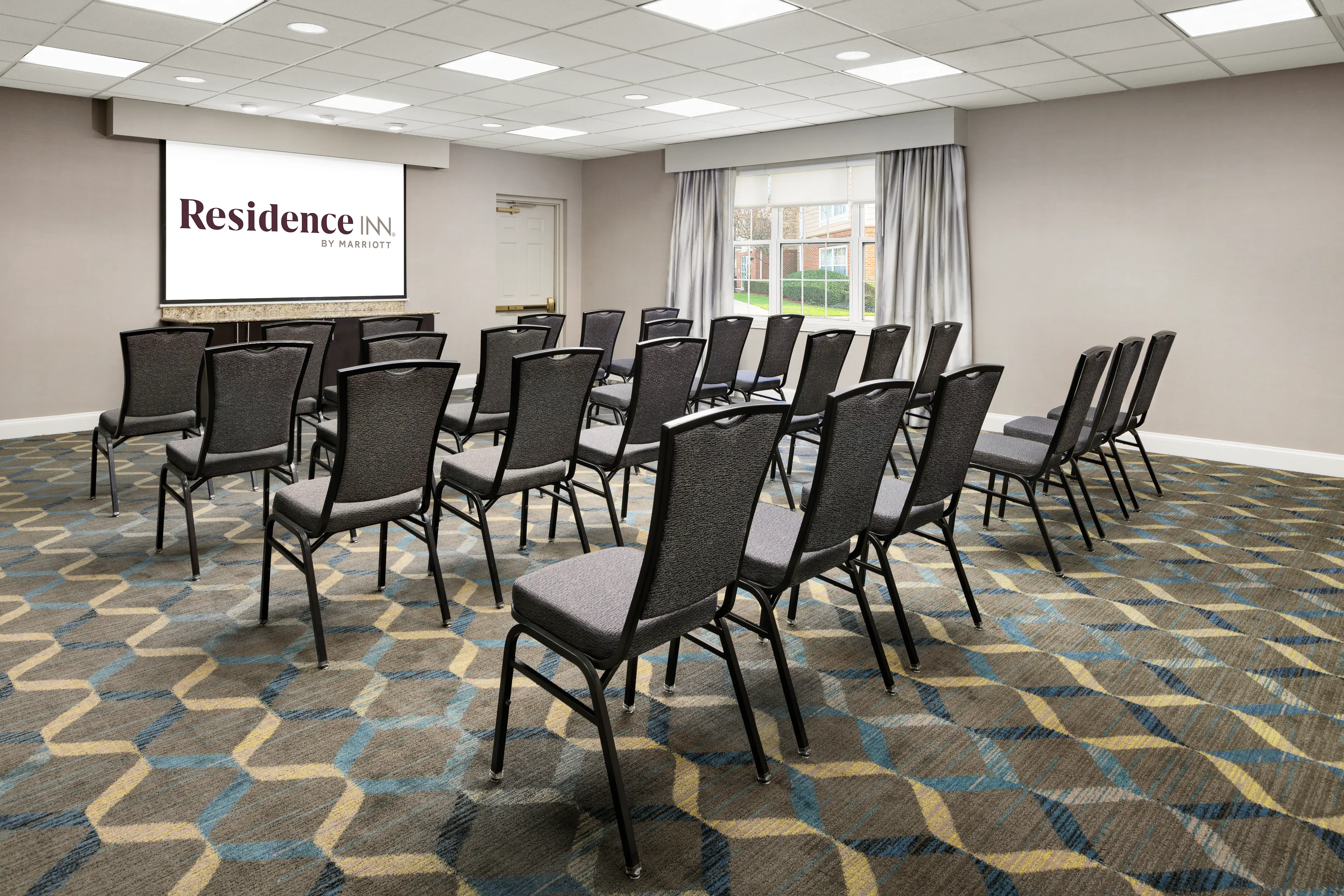 RI_EWRSR_Meeting_Theater_Logo_3840x2561_G_90_Long Edge Portfolio_auto