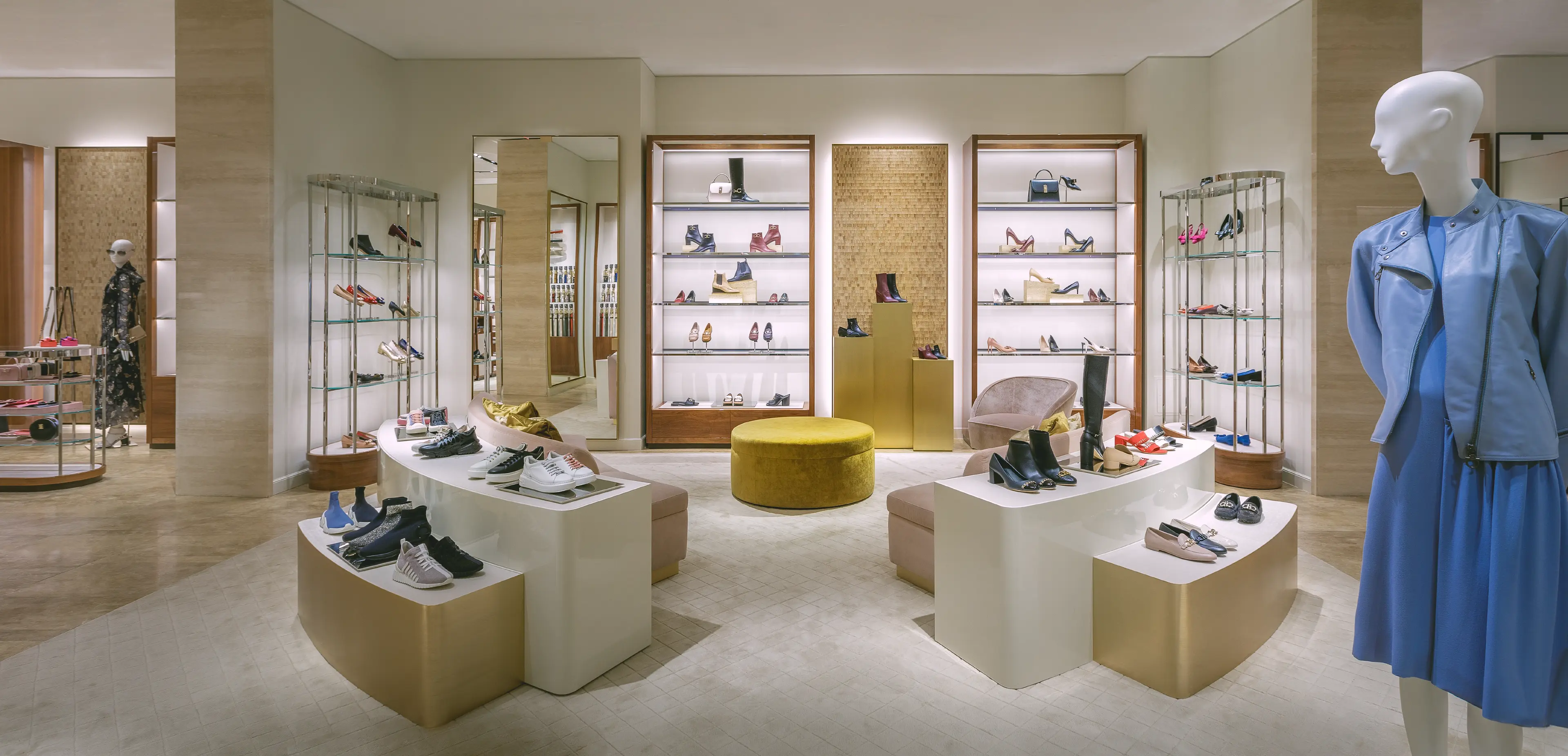 Ferragamo Displays Short Hills Mall-2_3840x1853_G_90_Long Edge Portfolio_auto
