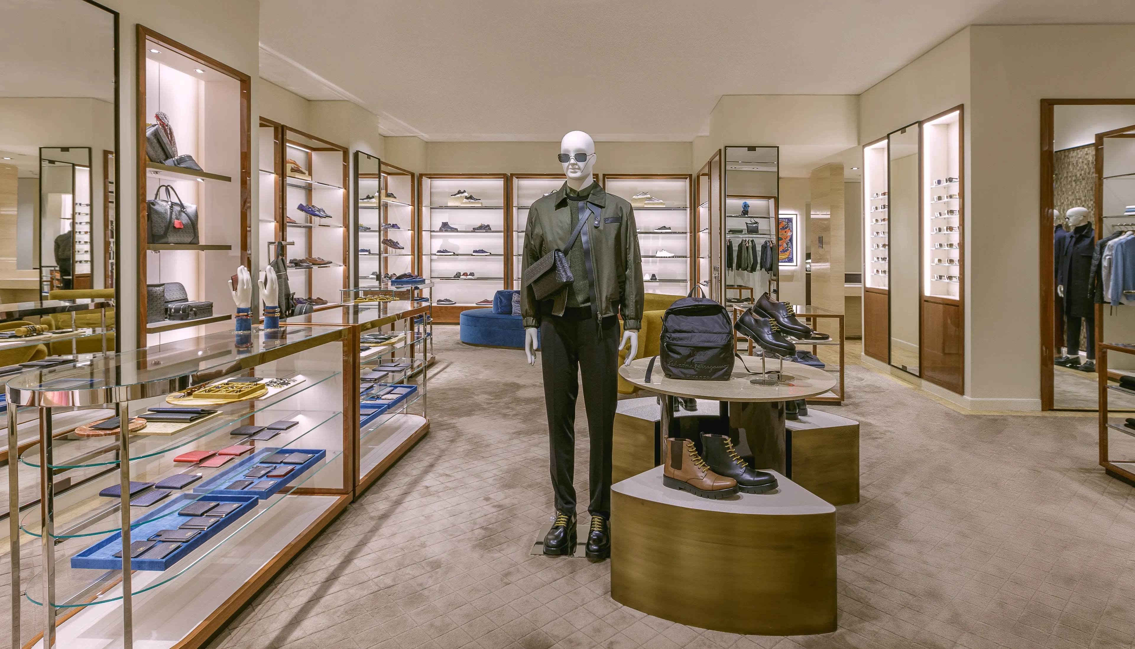 Ferragamo Displays Short Hills Mall-3_3840x2198_G_90_Long Edge Portfolio_auto
